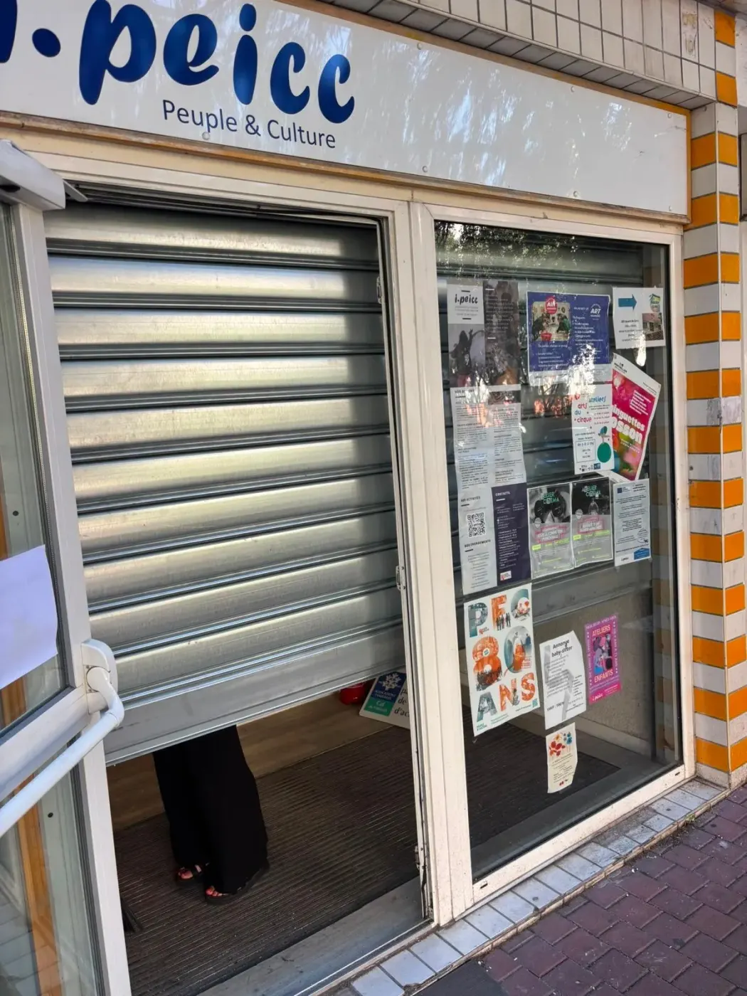 Déblocage de rideau métallique bloqué à Marseille 14
