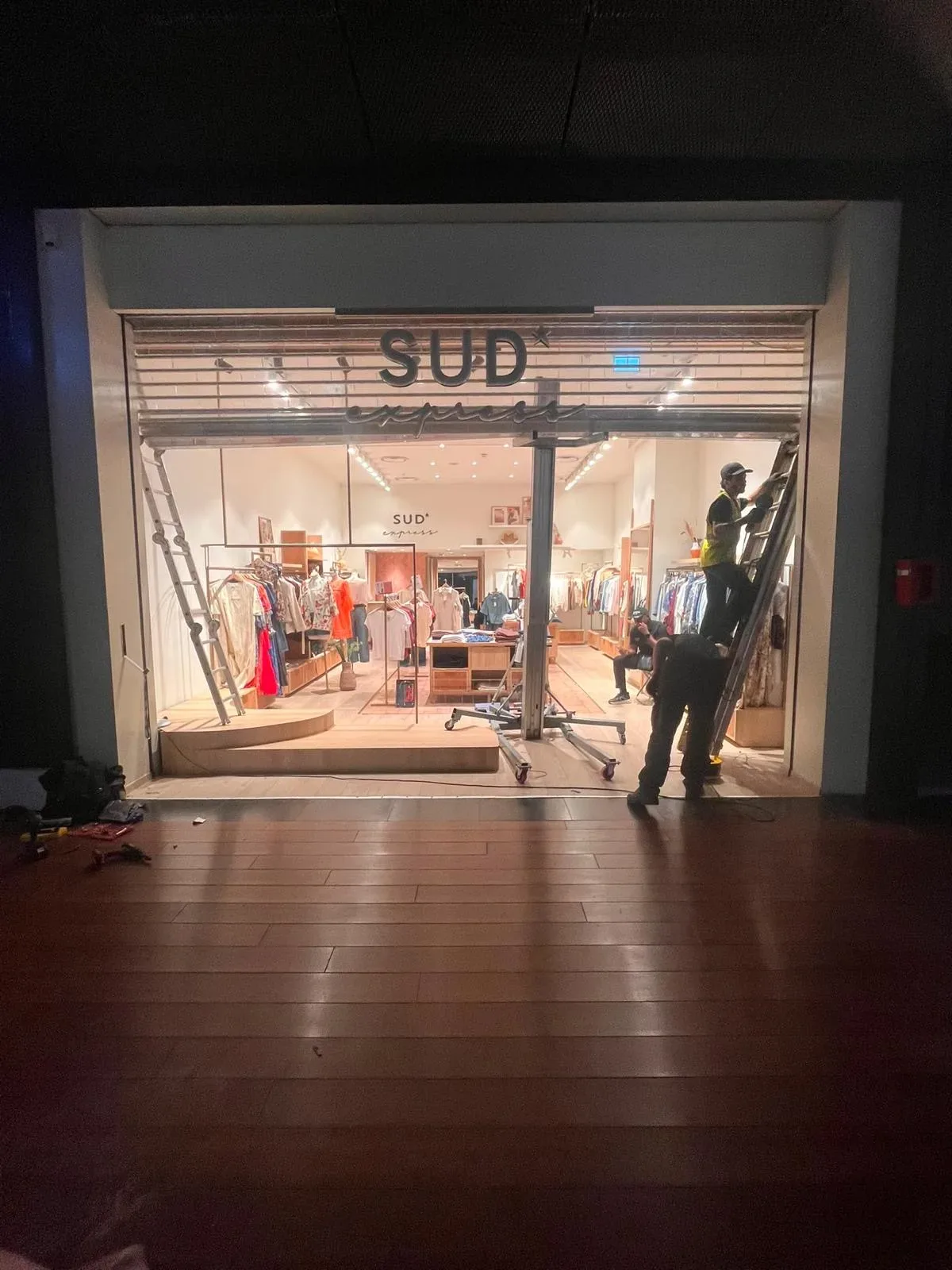 Installation et pose de rideau métallique à Marseille 14